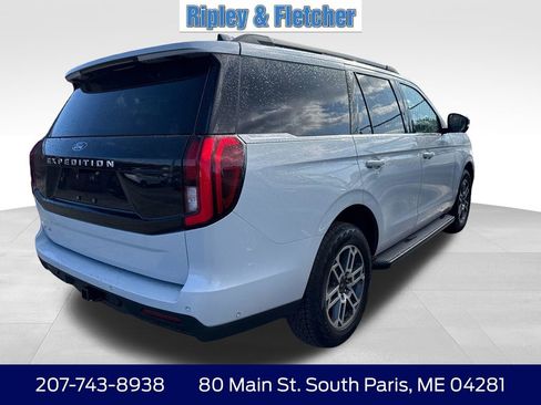 Used 2025 Ford Expedition Active AWD/4WD image 3