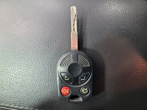 Used 2018 Ford Focus SE image 32