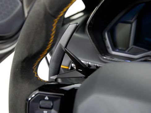 Used 2020 Lamborghini Aventador SVJ image 22