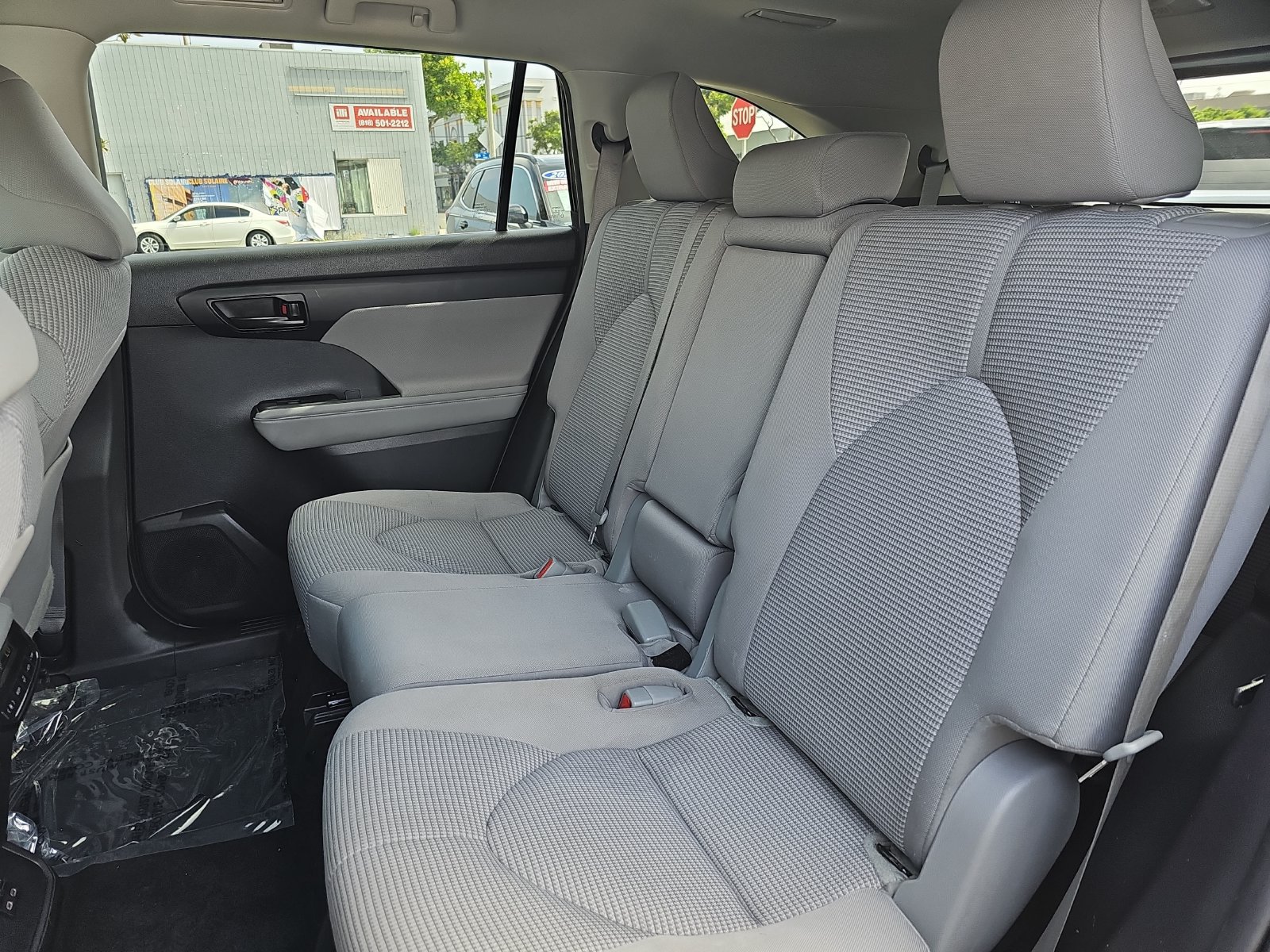Used 2023 Toyota Highlander L FWD image 14