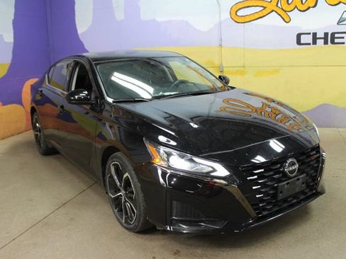 Used 2023 Nissan Altima 2.5 SR AWD/4WD image 4