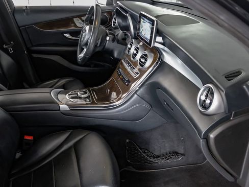 Used 2019 Mercedes-Benz GLC 300 image 12