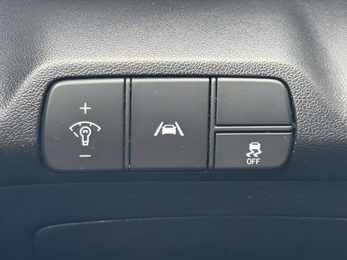 Used 2023 Hyundai Elantra SEL w/ Convenience Package FWD image 17