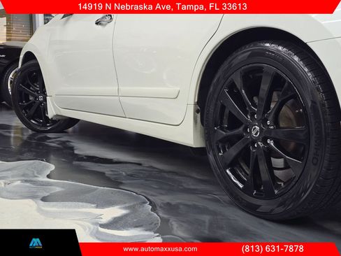 Used 2018 Nissan Altima 2.5 SR w/ SR Midnight Edition FWD image 4