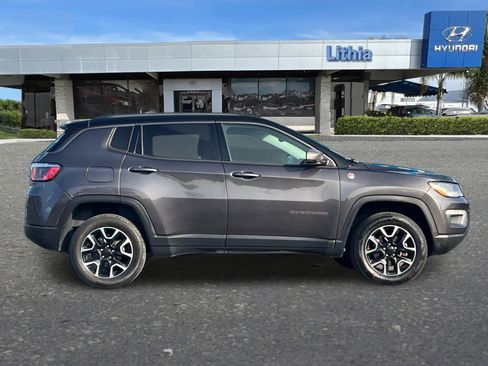 Used 2019 Jeep Compass Trailhawk image 8