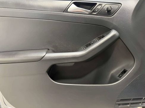 Used 2015 Volkswagen Jetta S FWD image 16