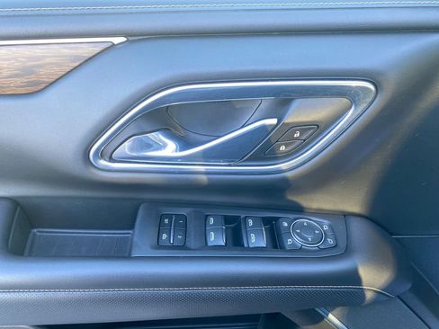 Used 2021 Chevrolet Tahoe Premier w/ Premium Package image 20