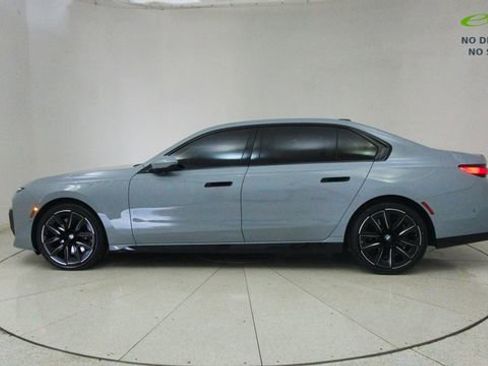 Used 2024 BMW 740i xDrive w/ Premium Package image 73