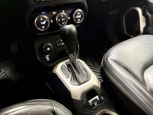 Used 2017 Jeep Renegade Limited AWD/4WD image 21