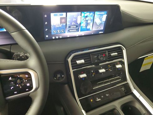 New 2026 Nissan Armada SV image 17