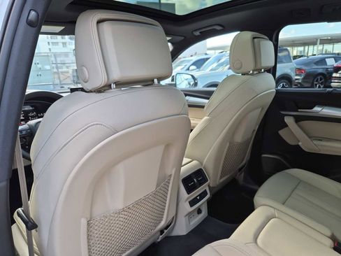 Certified 2025 Audi Q5 2.0T Premium Plus image 17
