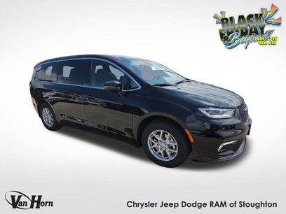 New 2026 Chrysler Pacifica Select