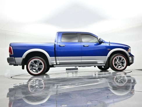 Used 2016 RAM 1500 Laramie w/ Convenience Group image 24