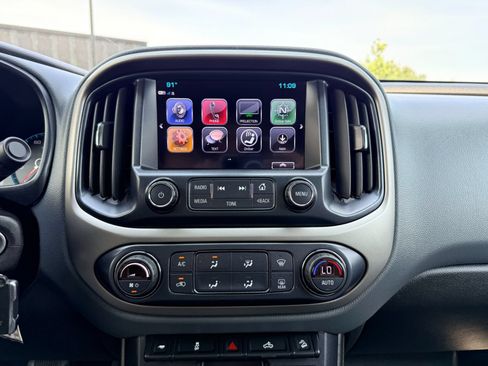 Used 2017 Chevrolet Colorado Z71 AWD/4WD image 14