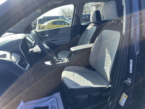 Used 2018 Chevrolet Equinox LS image 12