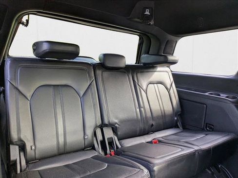 Used 2021 Ford Expedition Limited image 21
