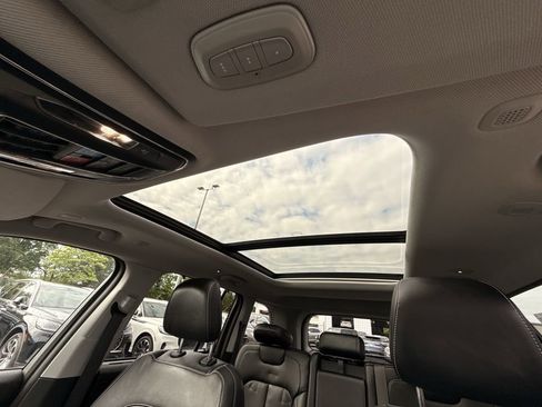 Used 2022 Jeep Grand Cherokee Limited 4xe w/ Luxury Tech Group II AWD/4WD image 19