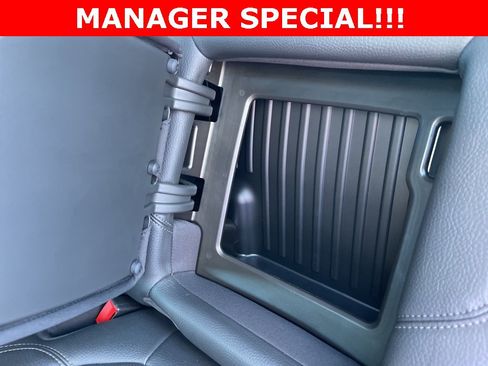 Certified 2022 GMC Sierra 2500 Denali w/ Denali Black Diamond Edition image 20