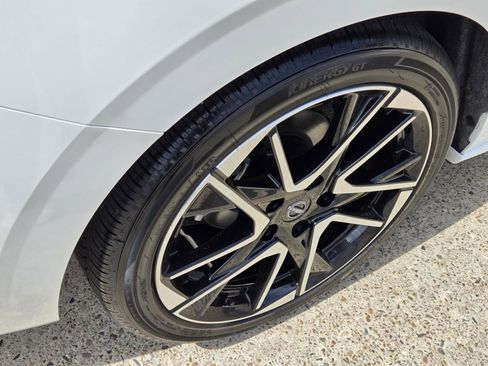 Used 2025 Nissan Sentra SR FWD image 9