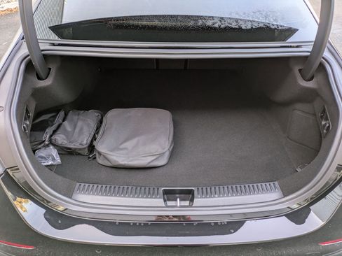 Used 2025 Mercedes-Benz E 53 AMG e 4MATIC Sedan image 30