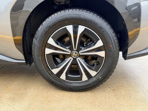 Used 2024 Toyota bZ4X XLE w/ Weather Package image 8