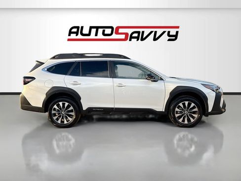 Used 2025 Subaru Outback Limited AWD/4WD image 8