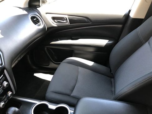Used 2019 Nissan Pathfinder SV AWD/4WD image 30