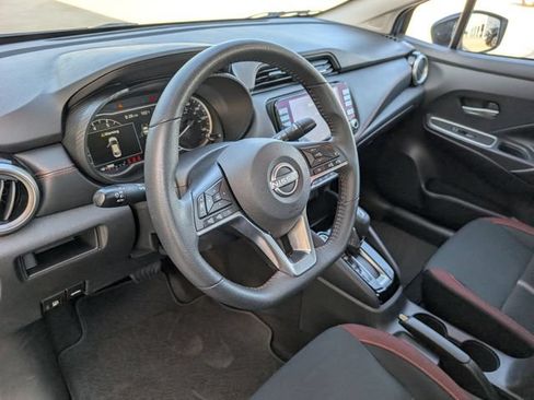 Used 2025 Nissan Versa SR FWD image 9