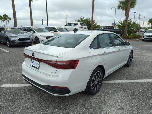 New 2025 Volkswagen Jetta SE image 5