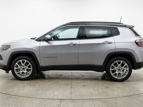 Used 2025 Jeep Compass Limited image 5