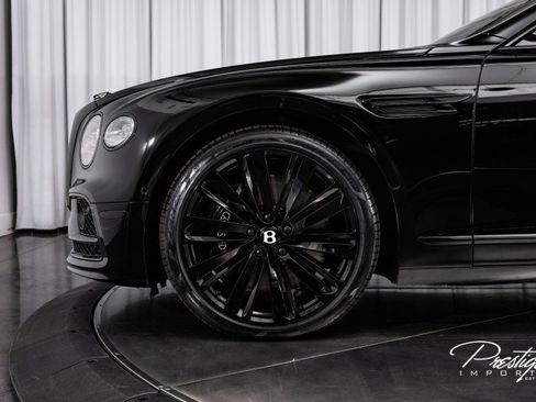 Used 2023 Bentley Flying Spur W12 image 9