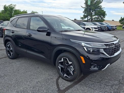 New 2026 Kia Seltos S AWD/4WD image 2