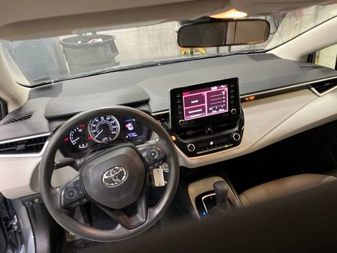 Used 2021 Toyota Corolla LE w/ Carpet Mat Package (TMS) FWD image 17