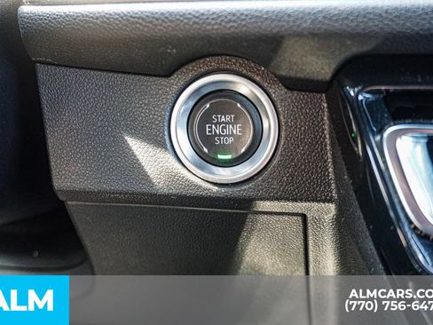 Used 2025 Chevrolet Traverse LT FWD image 35