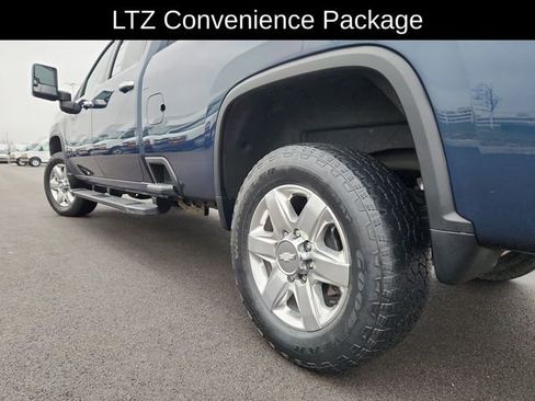 Used 2020 Chevrolet Silverado 2500 LTZ w/ LTZ Premium Package image 16