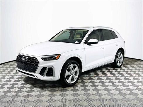 Certified 2025 Audi Q5 2.0T Premium Plus w/ Premium Plus Package image 3