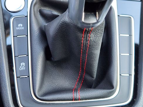 Used 2019 Volkswagen GTI Rabbit Edition image 21