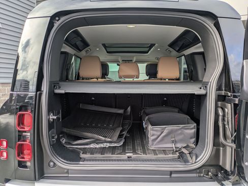 Certified 2025 Land Rover Defender 110 S image 28