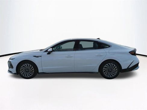 New 2025 Hyundai Sonata Limited image 8