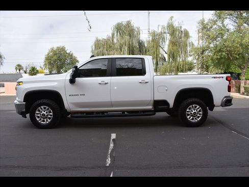 Used 2023 Chevrolet Silverado 2500 LT w/ Convenience Package image 4