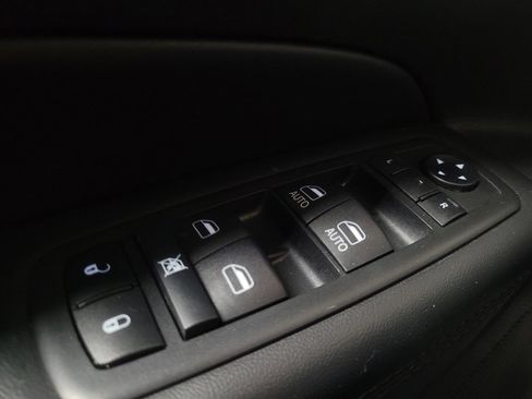 Used 2019 Jeep Grand Cherokee Altitude image 27