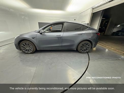 Used 2023 Tesla Model Y Long Range image 2