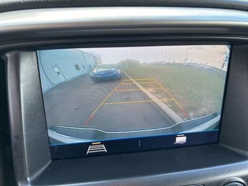 Used 2022 Chevrolet Colorado LT w/ Safety Package AWD/4WD image 23