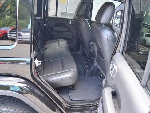 Used 2022 Jeep Wrangler Unlimited Sahara AWD/4WD image 34
