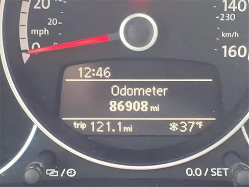 Used 2013 Volkswagen Beetle 2.0T image 11