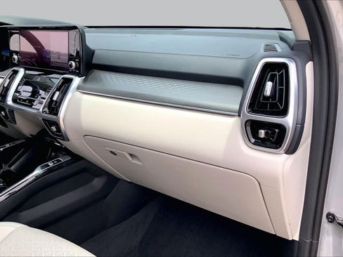 Certified 2023 Kia Sorento SX AWD/4WD image 19