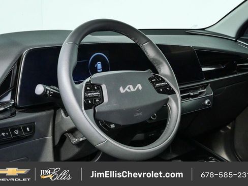 Used 2023 Kia Niro Wind w/ Wind Preserve Package FWD image 4