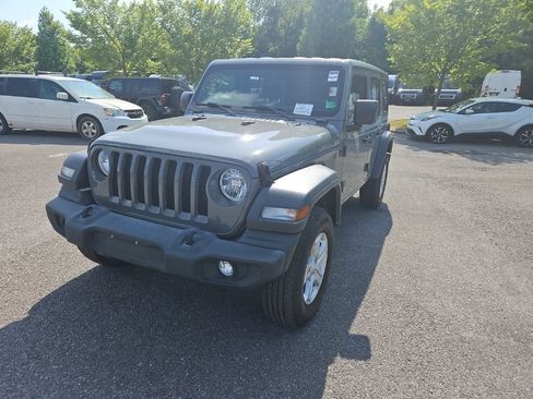Used 2022 Jeep Wrangler Unlimited Sport AWD/4WD image 3