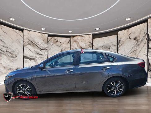Used 2023 Kia Forte LXS FWD image 4