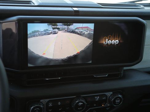 Used 2024 Jeep Wrangler Unlimited Sport AWD/4WD image 17